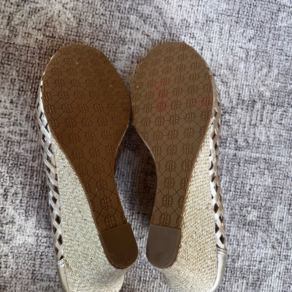 Lilly Pulitzer Gold Wedges - Picture 12 of 13